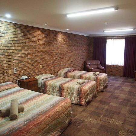 Cobar Town & Country Motor Inn Exterior photo