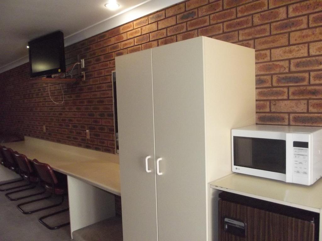 Cobar Town & Country Motor Inn Room photo