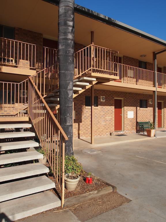 Cobar Town & Country Motor Inn Exterior photo