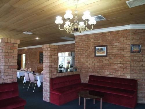 Cobar Town & Country Motor Inn Exterior photo